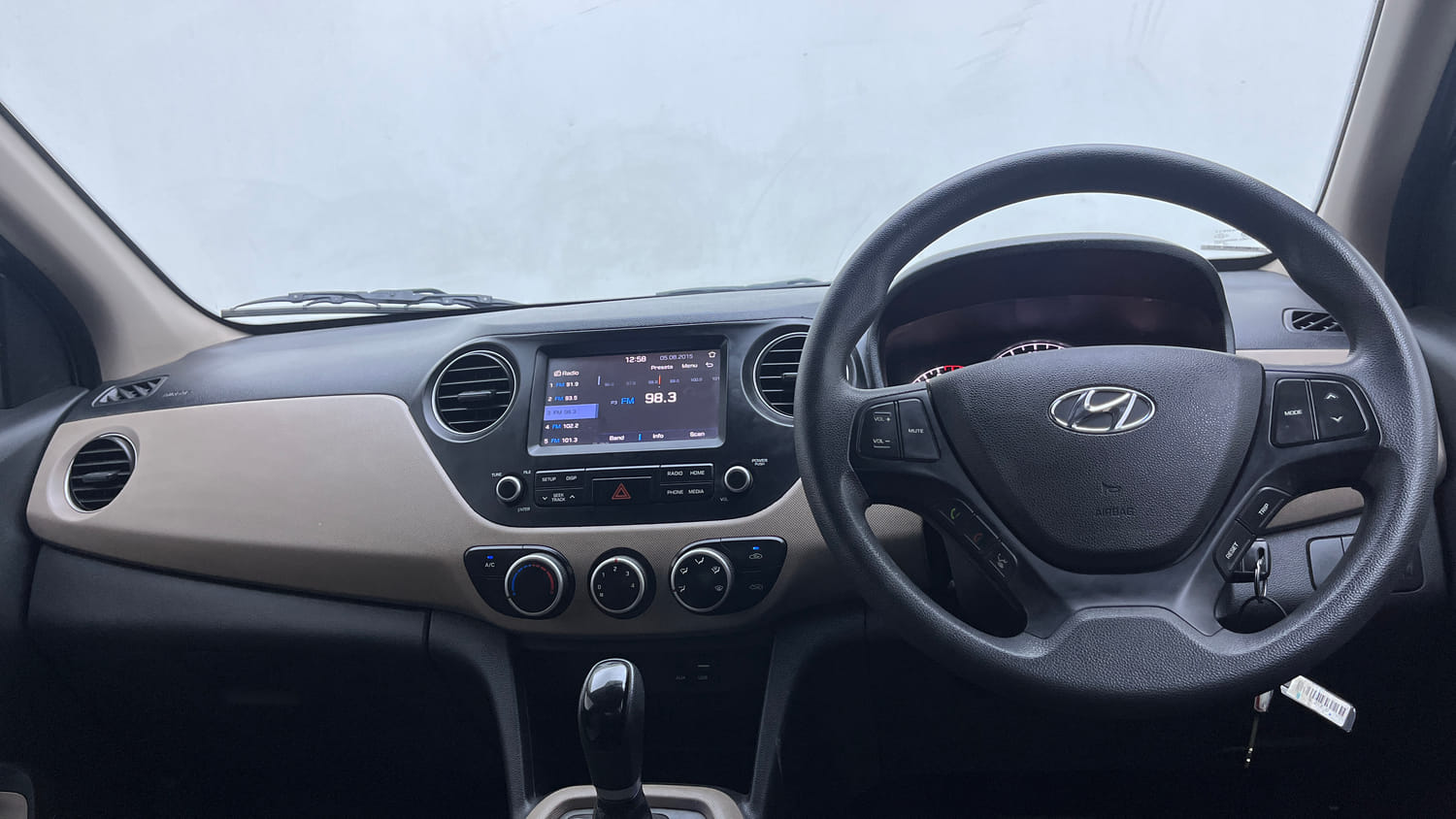 Used 2018 Hyundai Grand i10 Sportz AT 1.2 Kappa VTVT Petrol Automatic interior DASHBOARD VIEW