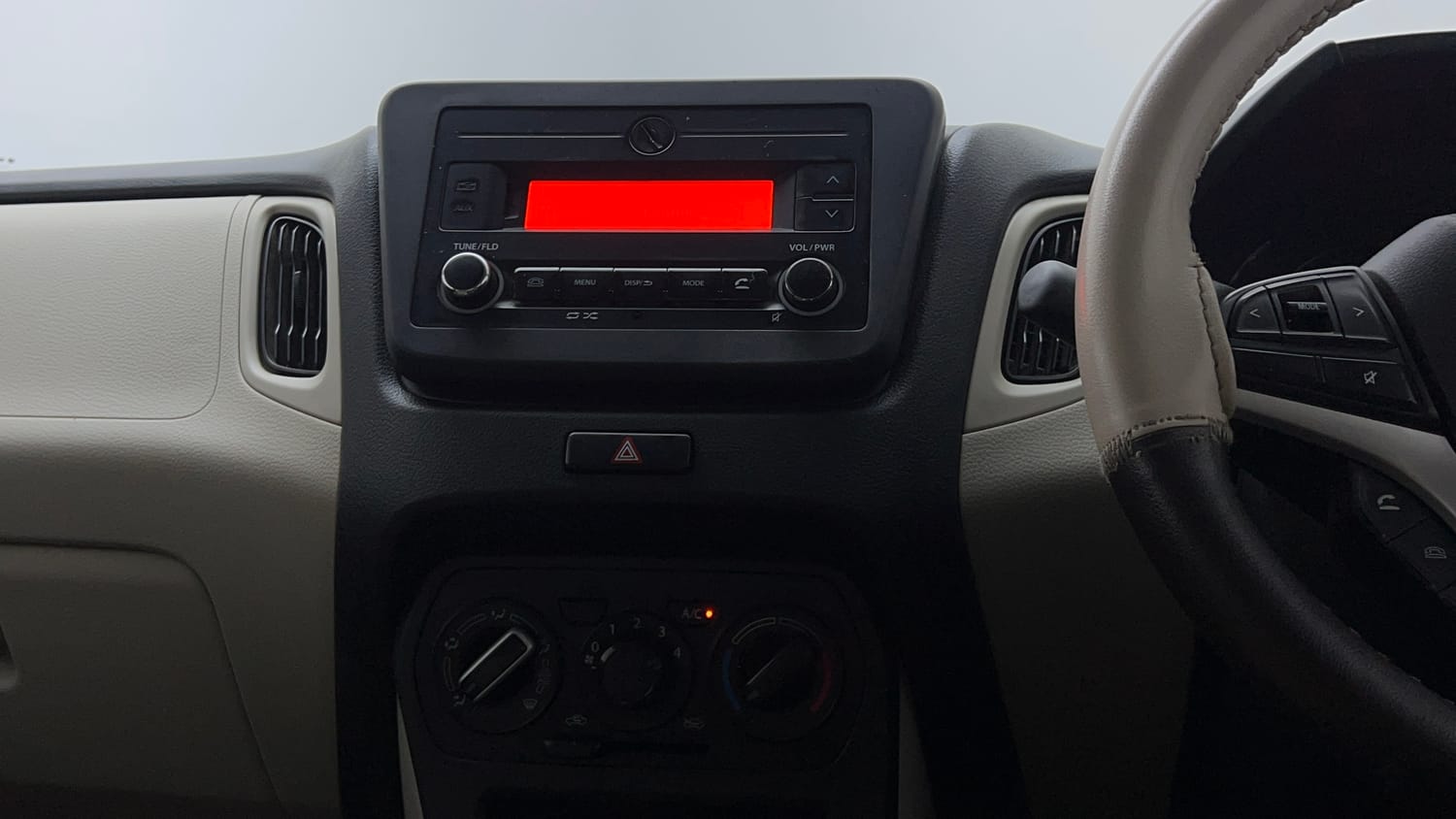 Used 2019 Maruti Suzuki Wagon R VXi 1.2 Petrol Manual interior MUSIC SYSTEM & AC CONTROL VIEW