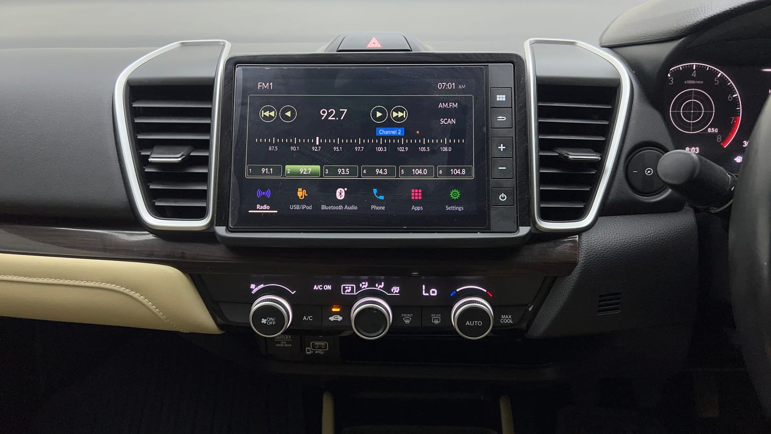 Used 2022 Honda City ZX Petrol Petrol Manual interior MUSIC SYSTEM & AC CONTROL VIEW