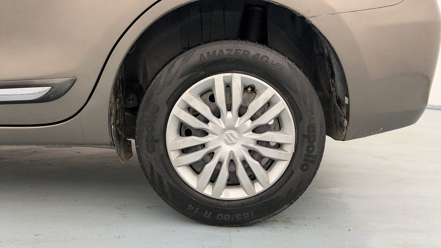 Used 2017 Maruti Suzuki Dzire VXi Petrol Manual tyres LEFT REAR TYRE RIM VIEW