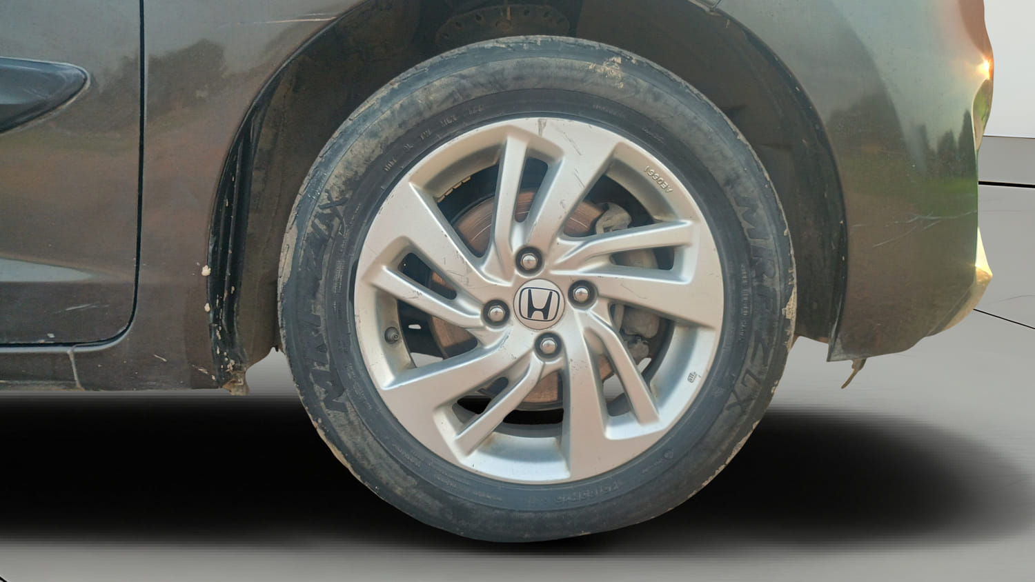 Used 2017 Honda Jazz V Petrol Petrol Manual tyres RIGHT FRONT TYRE RIM VIEW