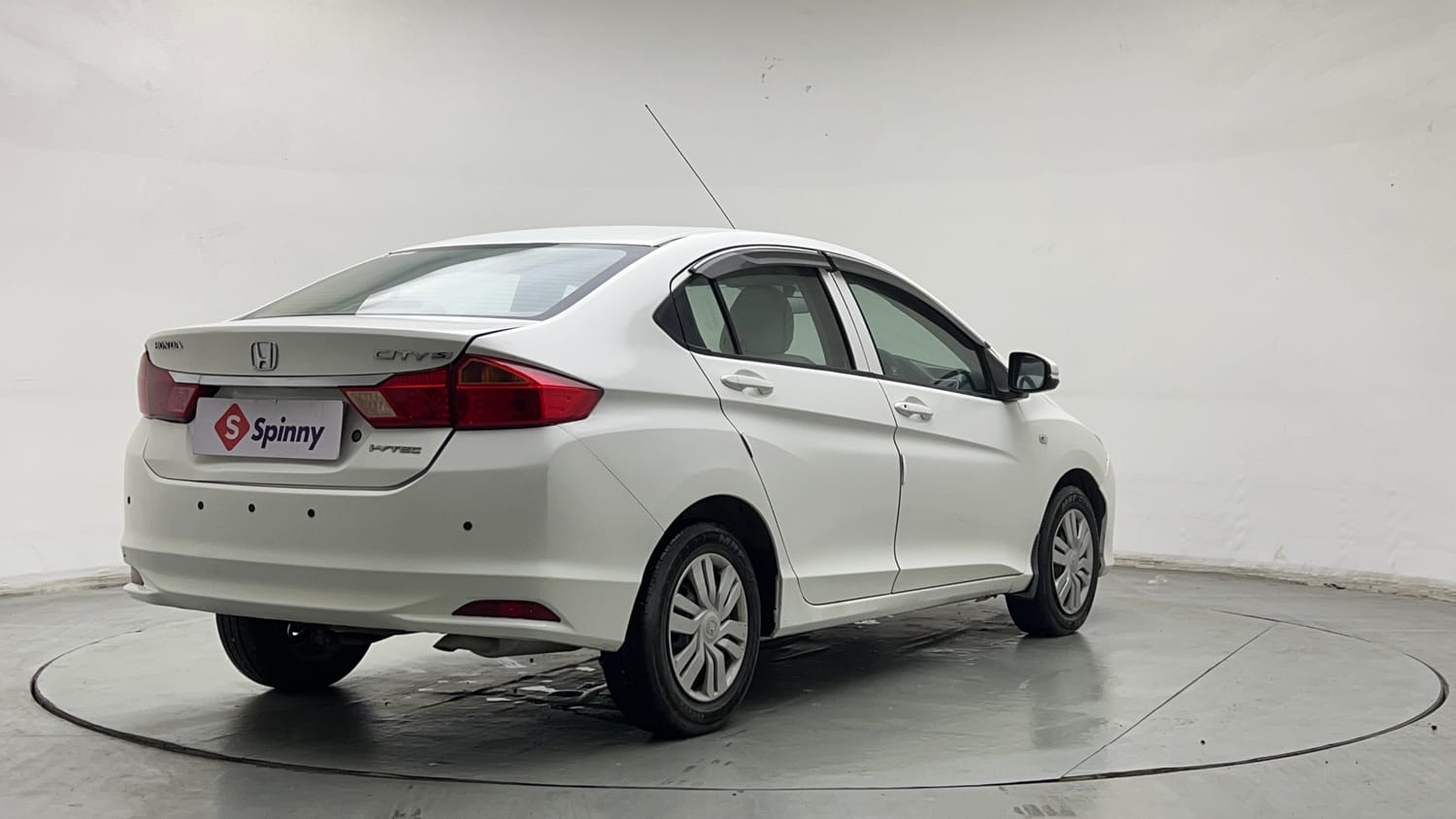 Used 2016 Honda City SV Petrol Manual exterior RIGHT REAR CORNER VIEW