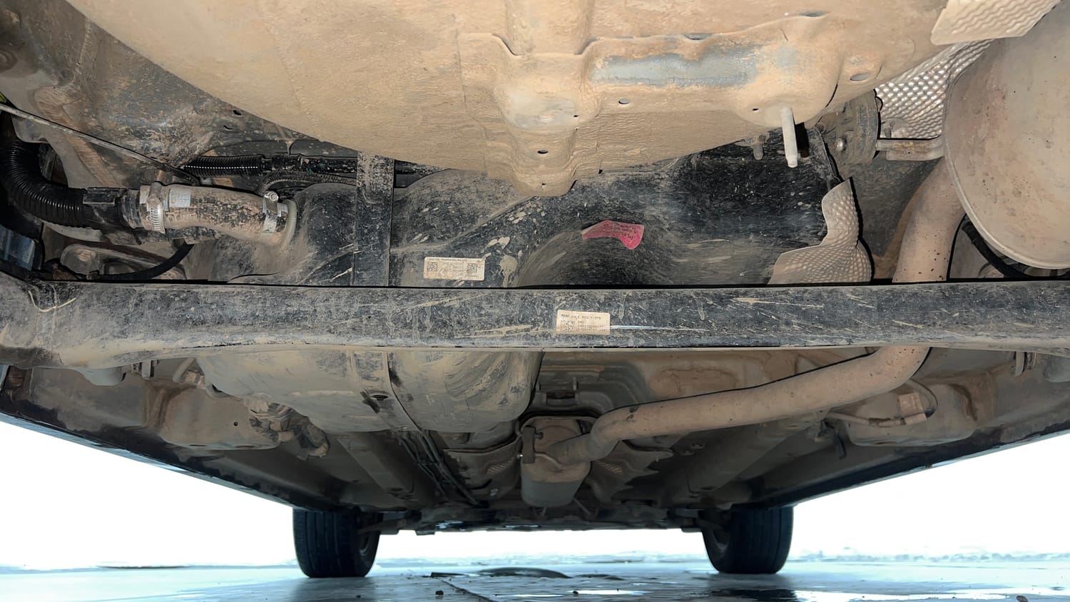 Used 2025 Mahindra XUV 3XO AX7L 1.2 Petrol AT Petrol Automatic extra REAR UNDERBODY VIEW (TAKEN FROM REAR)