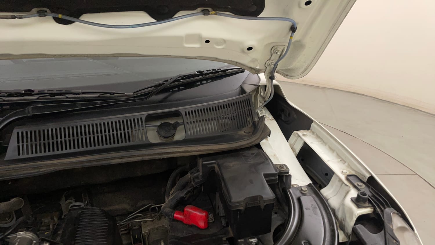 Used 2024 Renault Kiger RXL AMT Petrol Automatic engine ENGINE LEFT SIDE HINGE & APRON VIEW