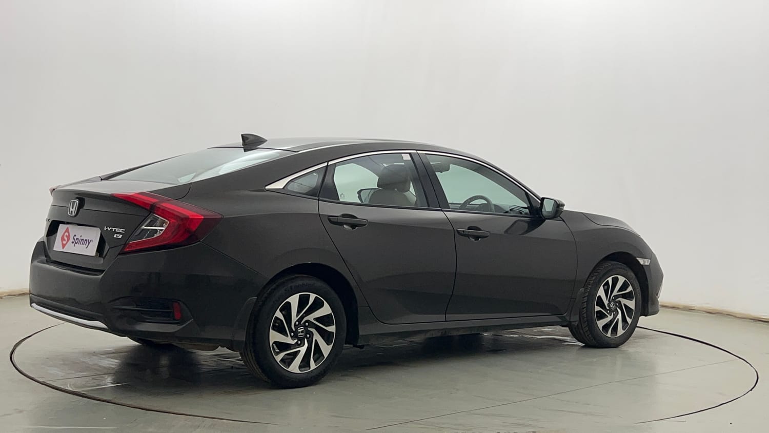 Used 2019 Honda Civic V CVT Petrol Petrol Automatic exterior RIGHT REAR CORNER VIEW