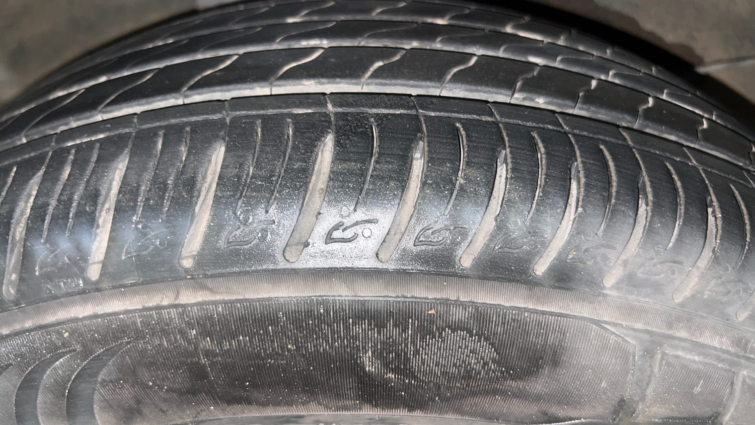 Used 2024 Kia Sonet HTX 1.5 Diesel AT Diesel Automatic tyres RIGHT REAR TYRE TREAD VIEW