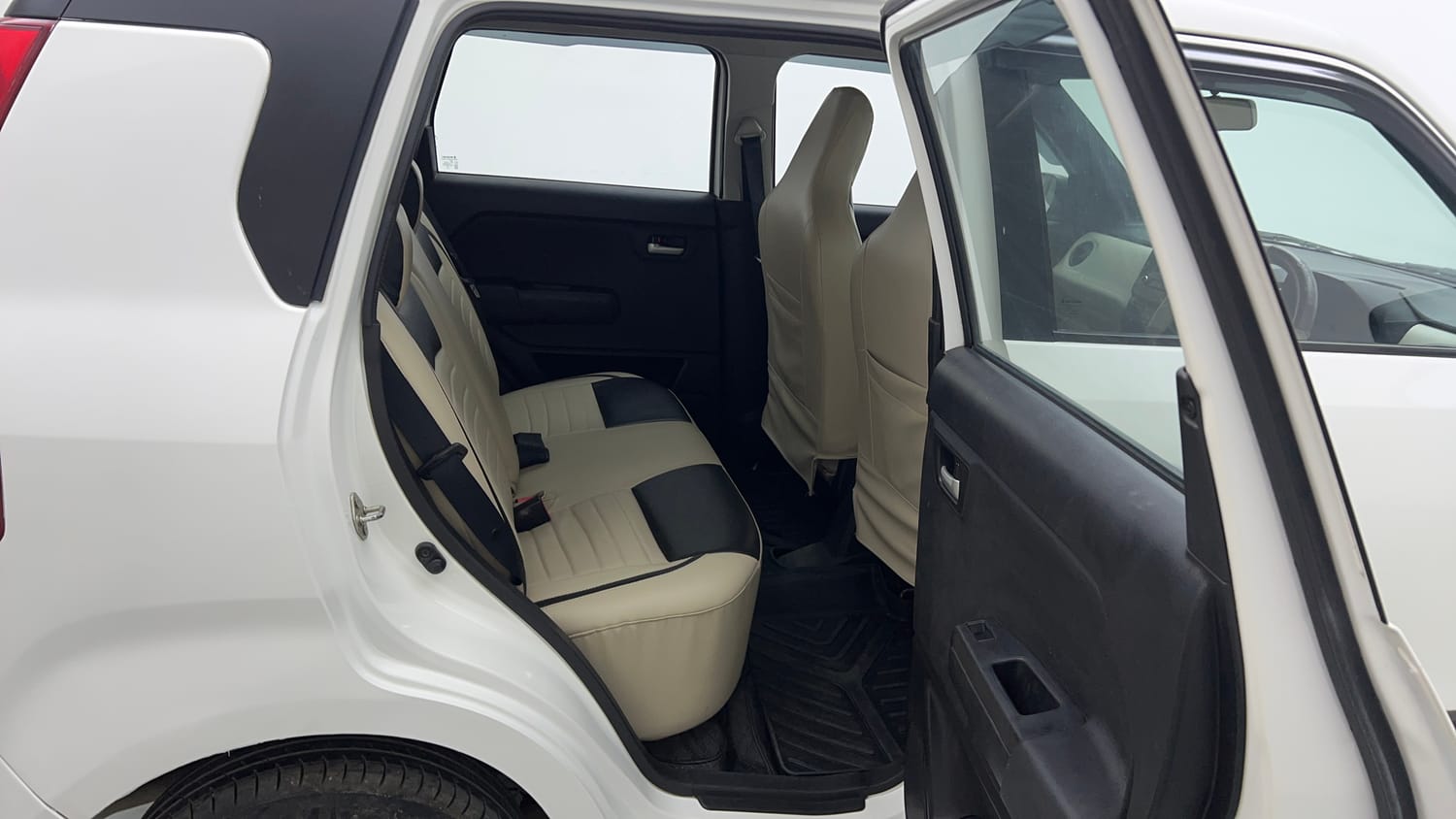Used 2019 Maruti Suzuki Wagon R VXi 1.2 Petrol Manual interior RIGHT SIDE REAR DOOR CABIN VIEW