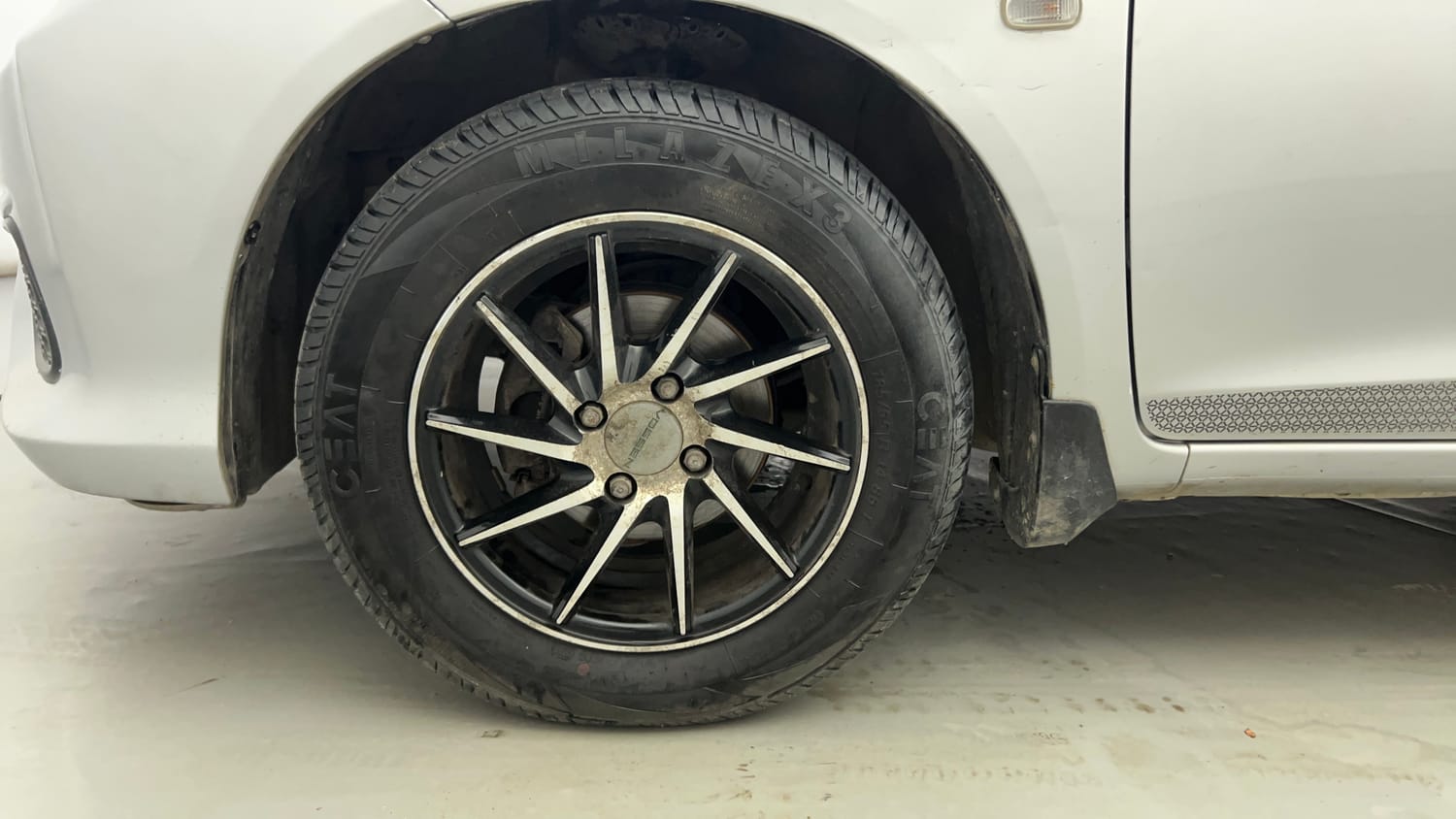 Used 2017 Honda Amaze 1.5 S i-DTEC Opt Diesel Manual tyres LEFT FRONT TYRE RIM VIEW