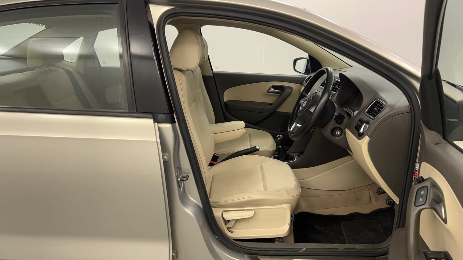Used 2014 Volkswagen Vento Highline Diesel Diesel Manual interior RIGHT SIDE FRONT DOOR CABIN VIEW