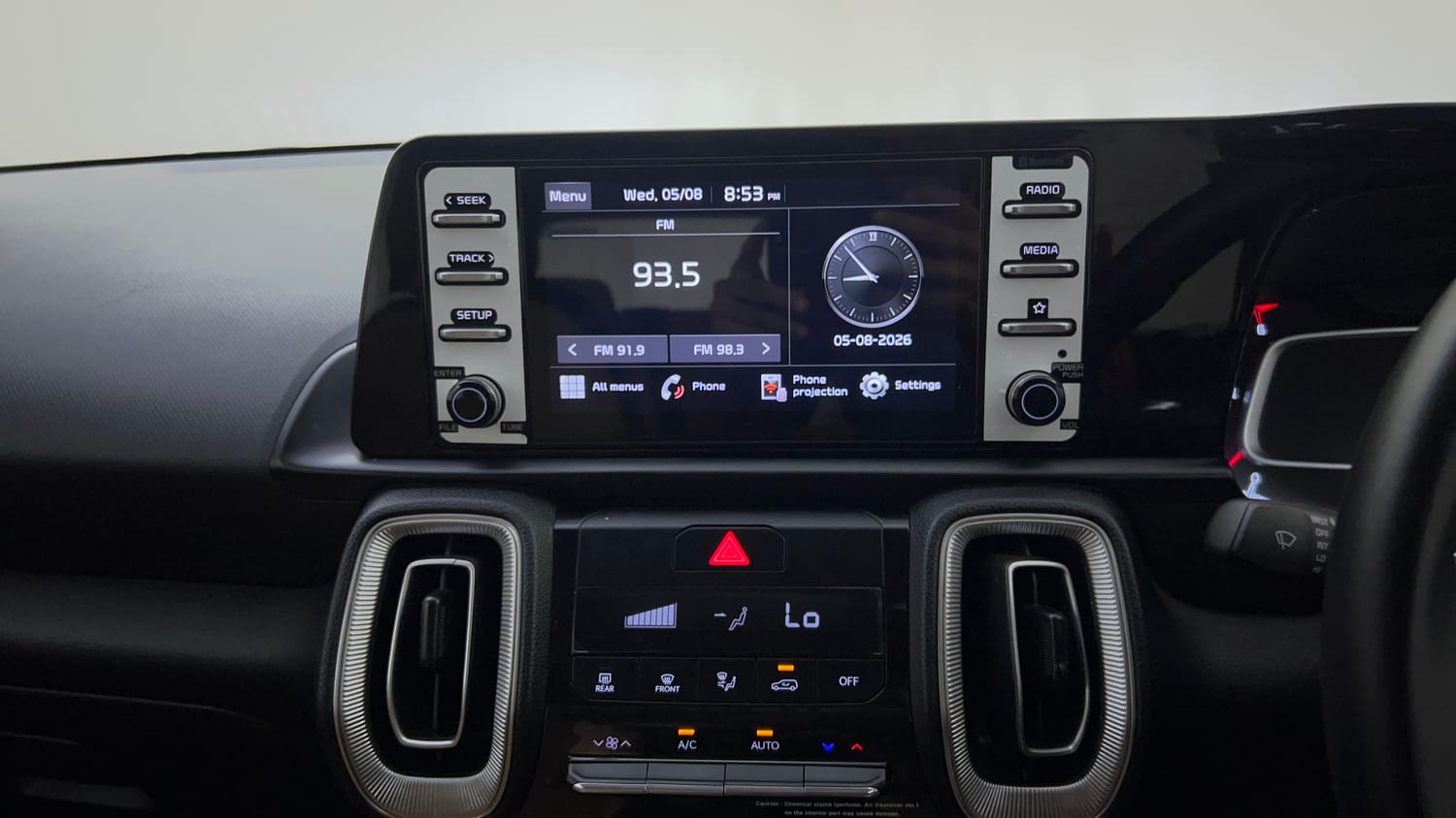 Used 2024 Kia Sonet HTX 1.5 Diesel AT Diesel Automatic top_features Integrated (in-dash) music system