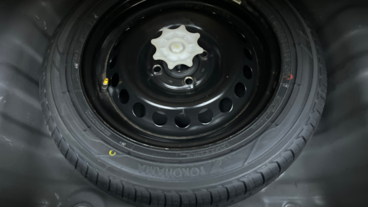 Used 2018 Hyundai Grand i10 Sportz AT 1.2 Kappa VTVT Petrol Automatic tyres SPARE TYRE VIEW