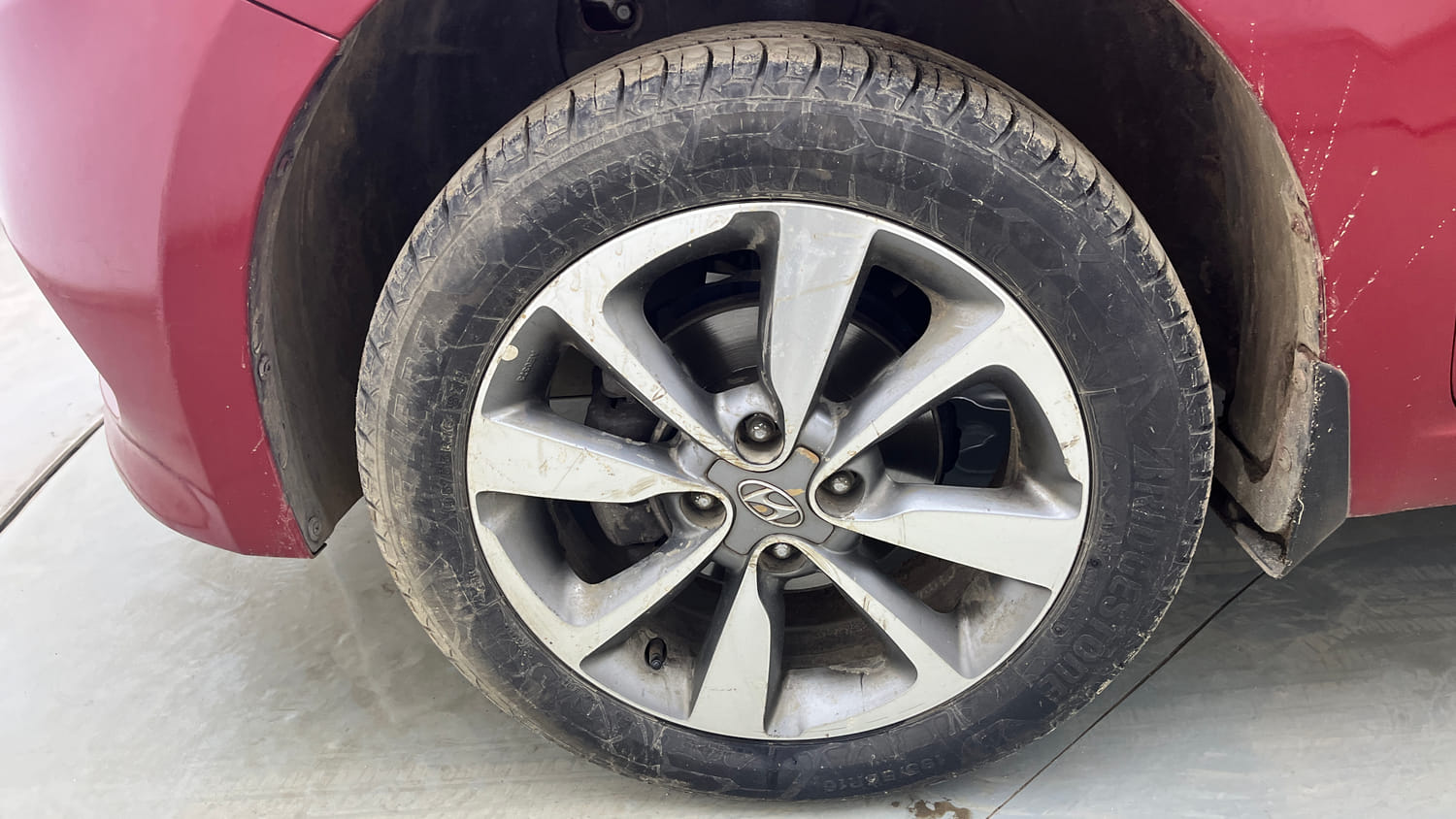 Used 2016 Hyundai Elite i20 Asta 1.2 Petrol Manual tyres LEFT FRONT TYRE RIM VIEW