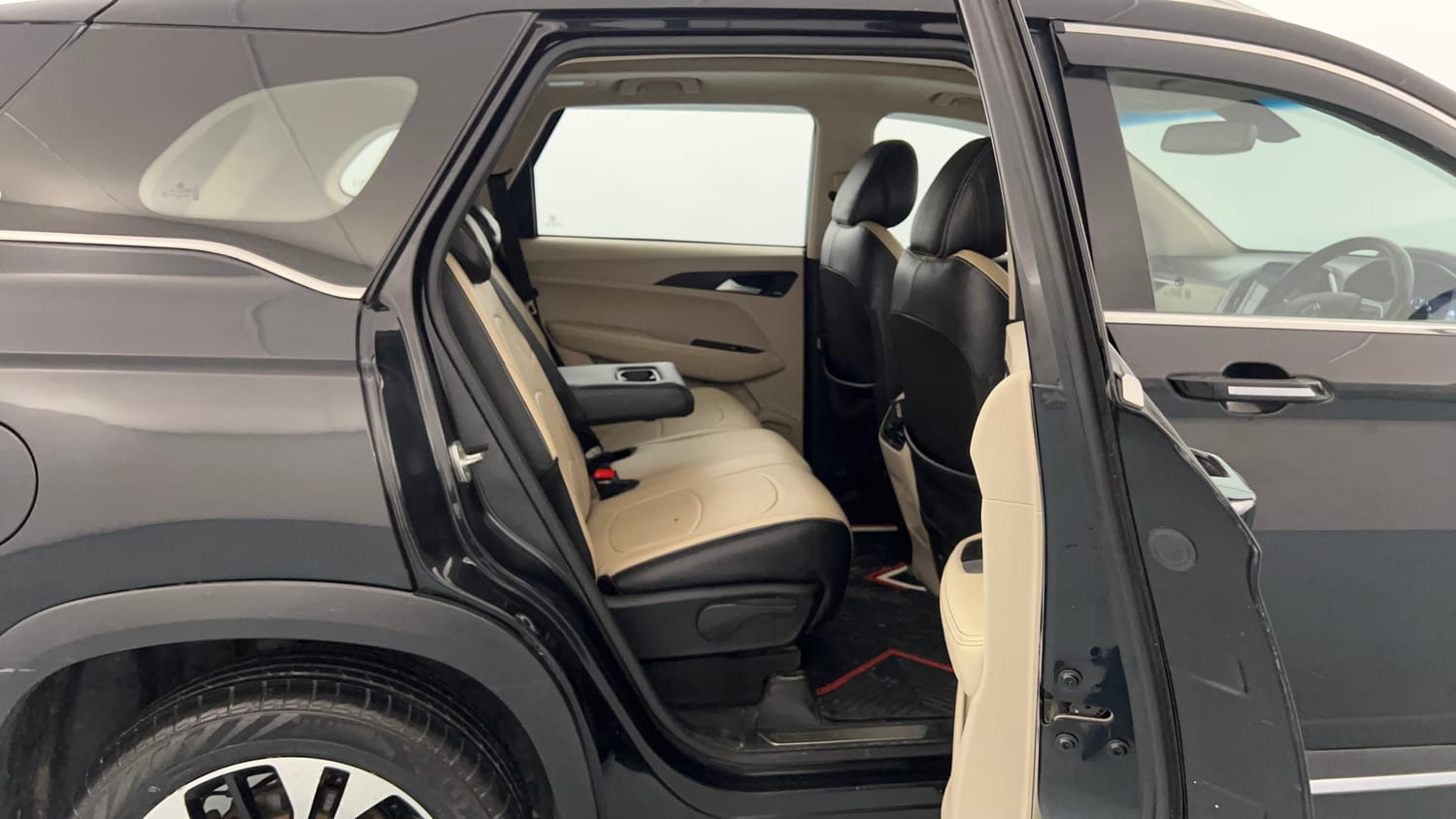 Used 2022 MG Motors Hector Sharp 2.0 Diesel Turbo MT Diesel Manual interior RIGHT SIDE REAR DOOR CABIN VIEW