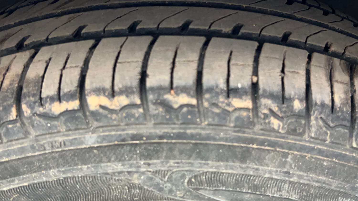 Used 2017 Maruti Suzuki Celerio ZXi Opt Petrol Manual tyres LEFT FRONT TYRE TREAD VIEW