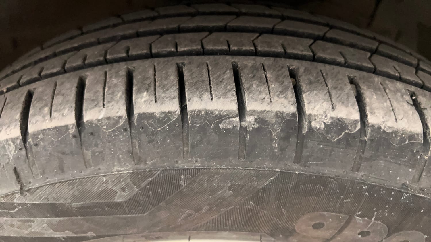 Used 2023 Maruti Suzuki Ciaz Zeta 1.5 Petrol Manual tyres RIGHT FRONT TYRE TREAD VIEW
