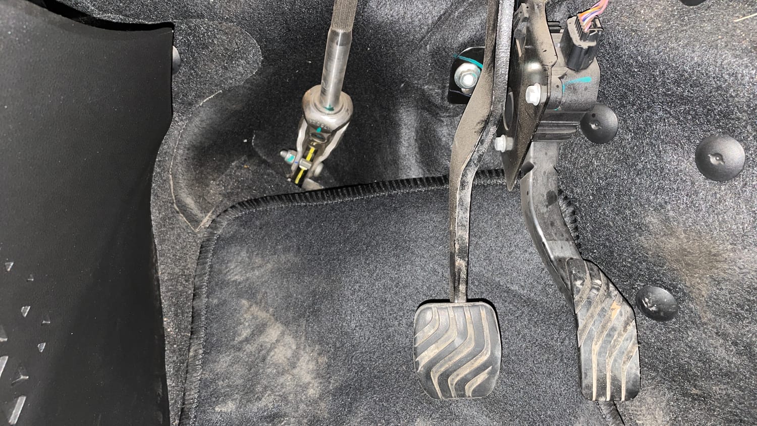 Used 2024 Renault Kiger RXL AMT Petrol Automatic interior PEDALS VIEW