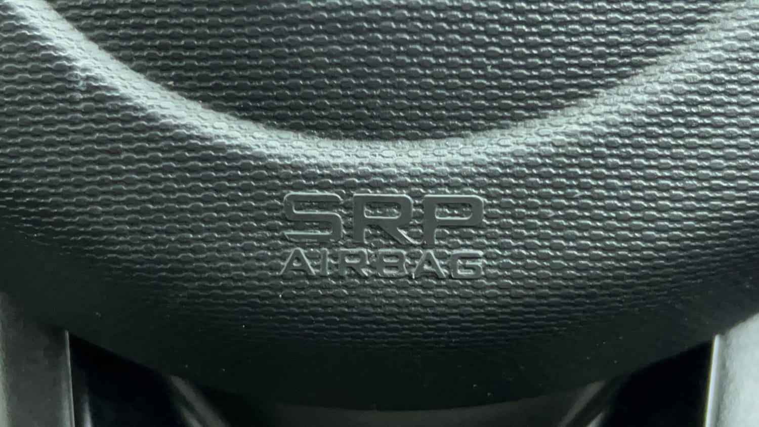 Used 2020 Renault Kwid 1.0 RXT AMT Opt Petrol Automatic top_features Airbags