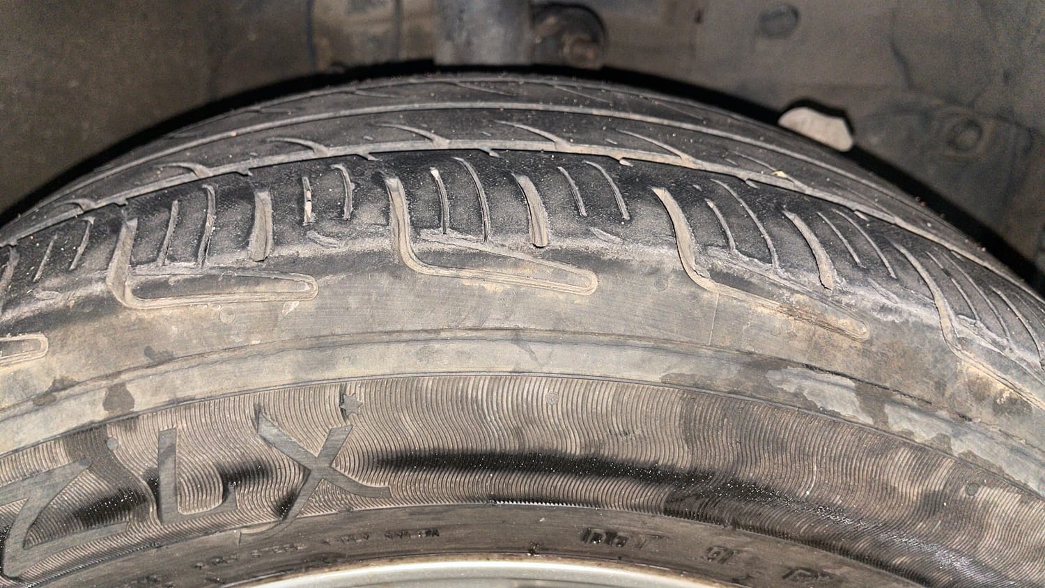 Used 2017 Honda Brio VX MT Petrol Manual tyres RIGHT FRONT TYRE TREAD VIEW