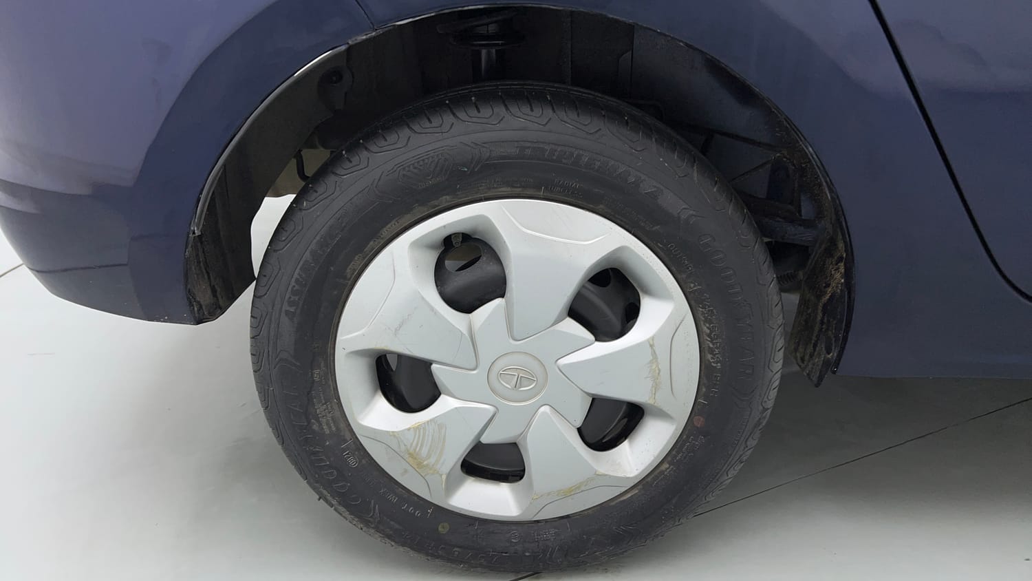 Used 2021 Tata Tigor XZ Petrol Manual tyres RIGHT REAR TYRE RIM VIEW