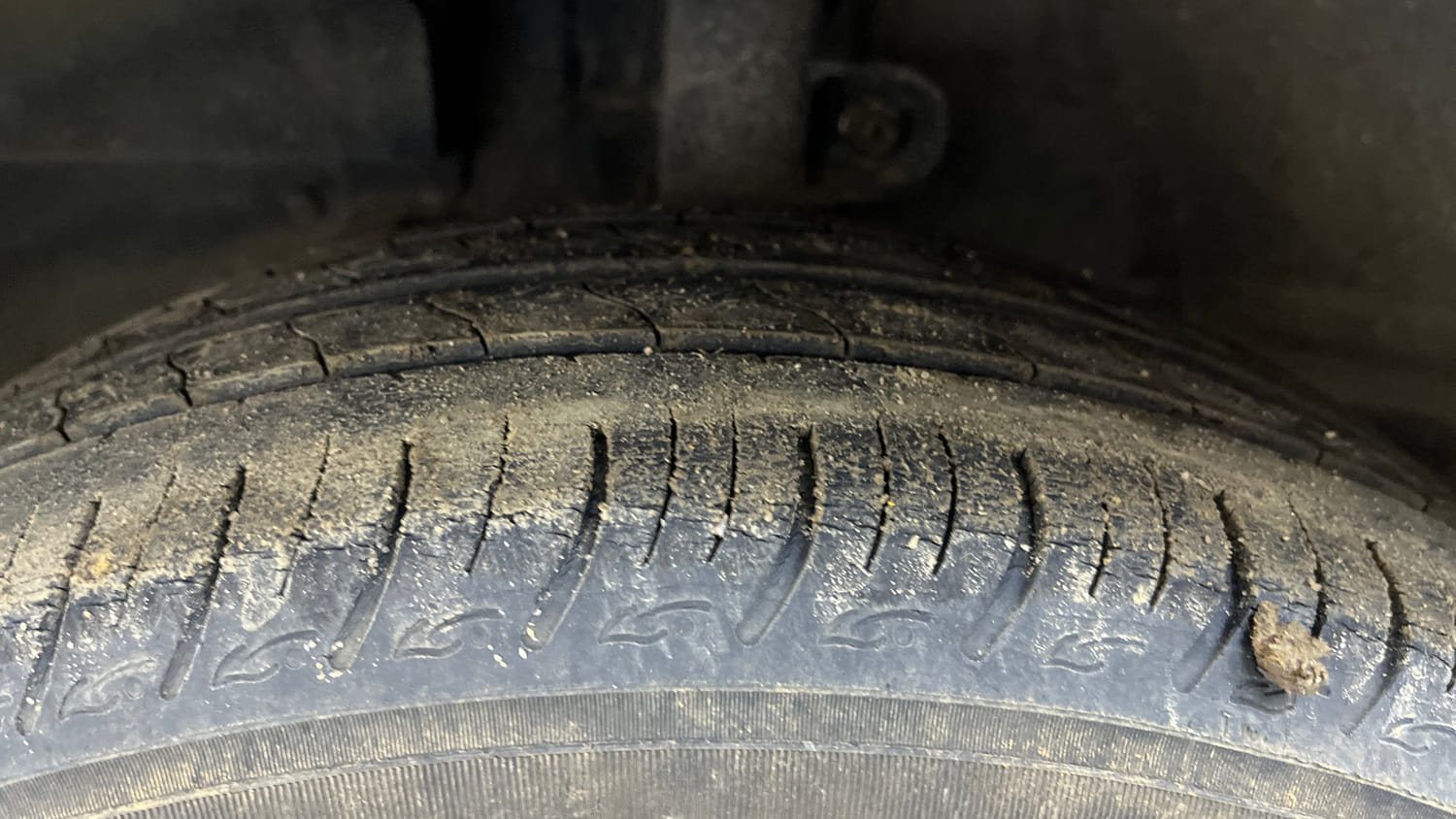 Used 2021 Mahindra KUV100 NXT K2 Plus 6 STR Petrol Manual tyres LEFT FRONT TYRE TREAD VIEW