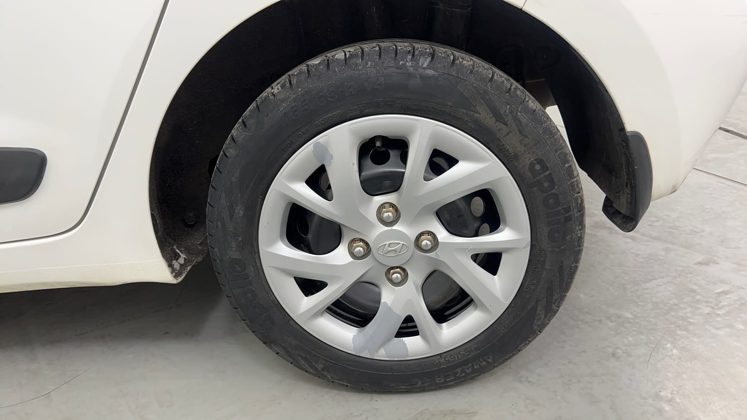Used 2018 Hyundai Grand i10 Magna 1.2 Kappa VTVT Petrol Manual tyres LEFT REAR TYRE RIM VIEW
