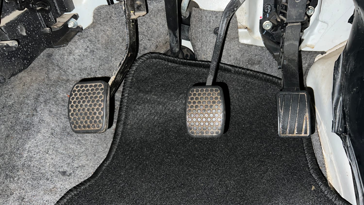 Used 2022 Maruti Suzuki Eeco 5 STR AC (O) Petrol Manual interior PEDALS VIEW
