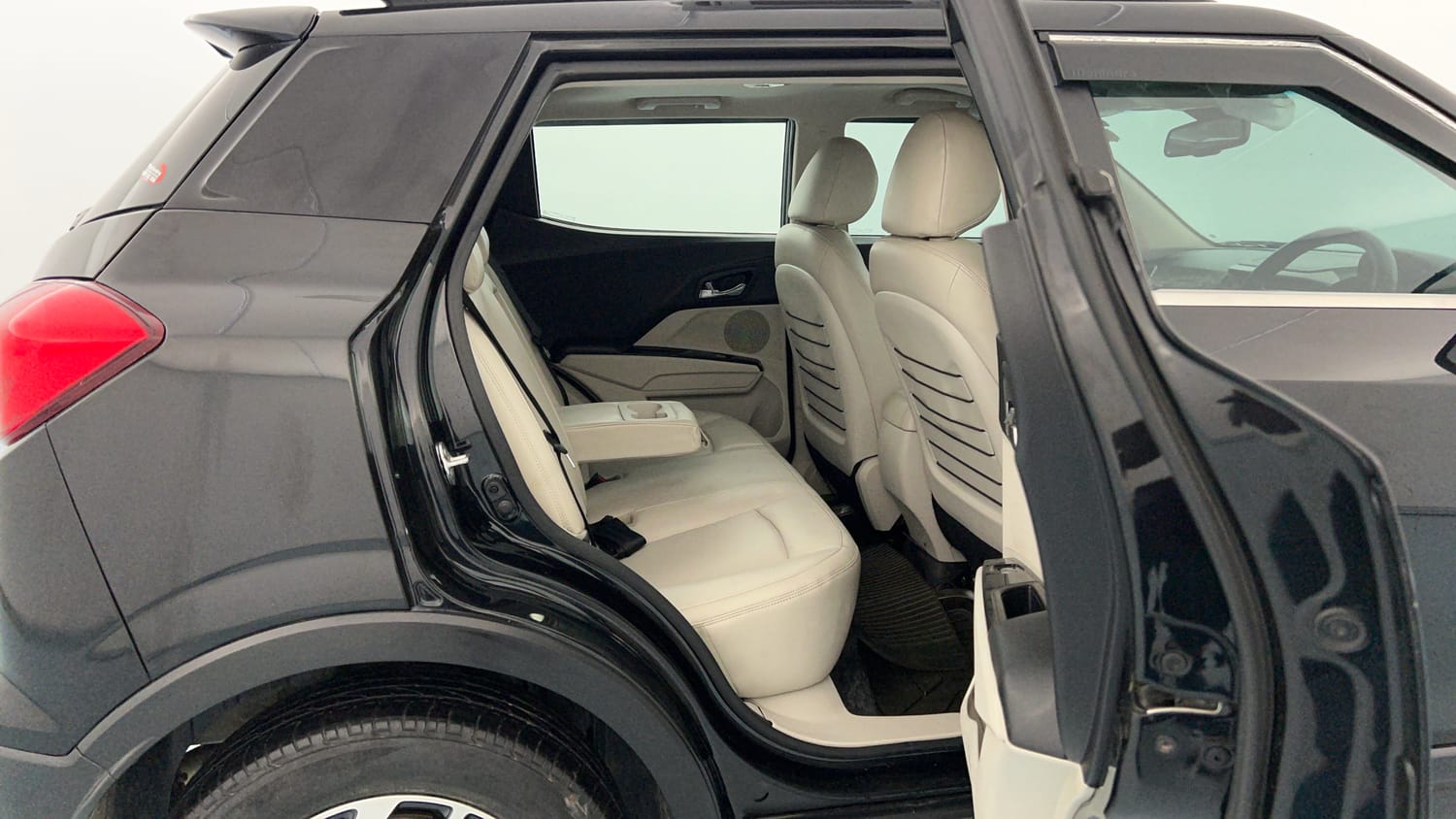 Used 2024 Mahindra XUV 300 W8 (O) 1.5 Diesel Diesel Manual interior RIGHT SIDE REAR DOOR CABIN VIEW