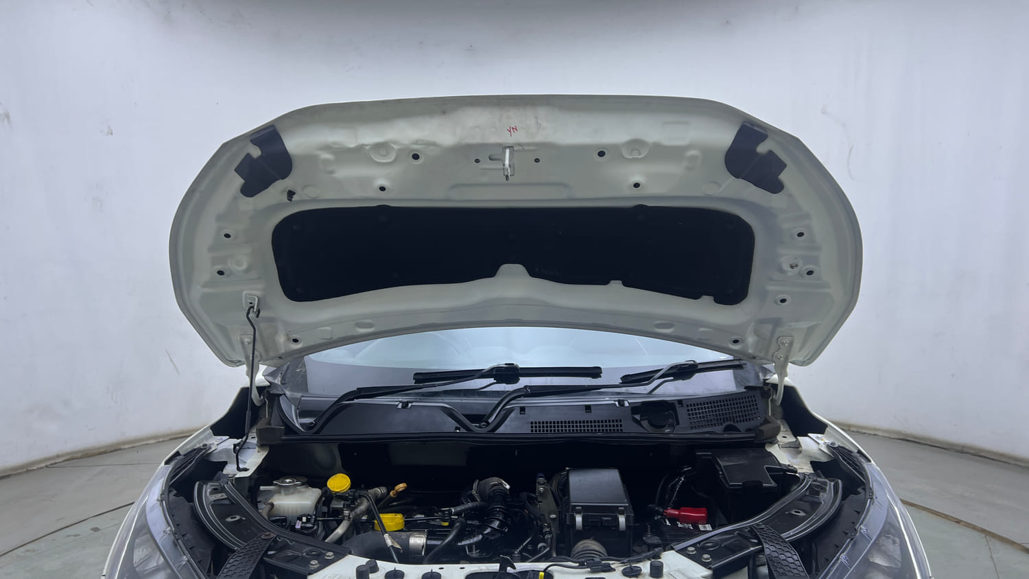 Used 2022 Nissan Magnite XV Turbo Petrol Manual engine ENGINE & BONNET OPEN FRONT VIEW