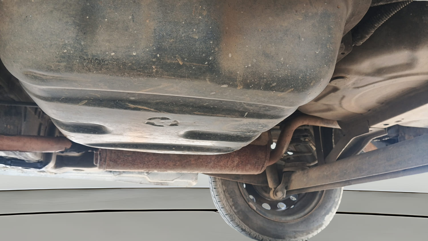 Used 2017 Hyundai Eon Sportz Petrol Manual extra REAR UNDERBODY VIEW (TAKEN FROM REAR)