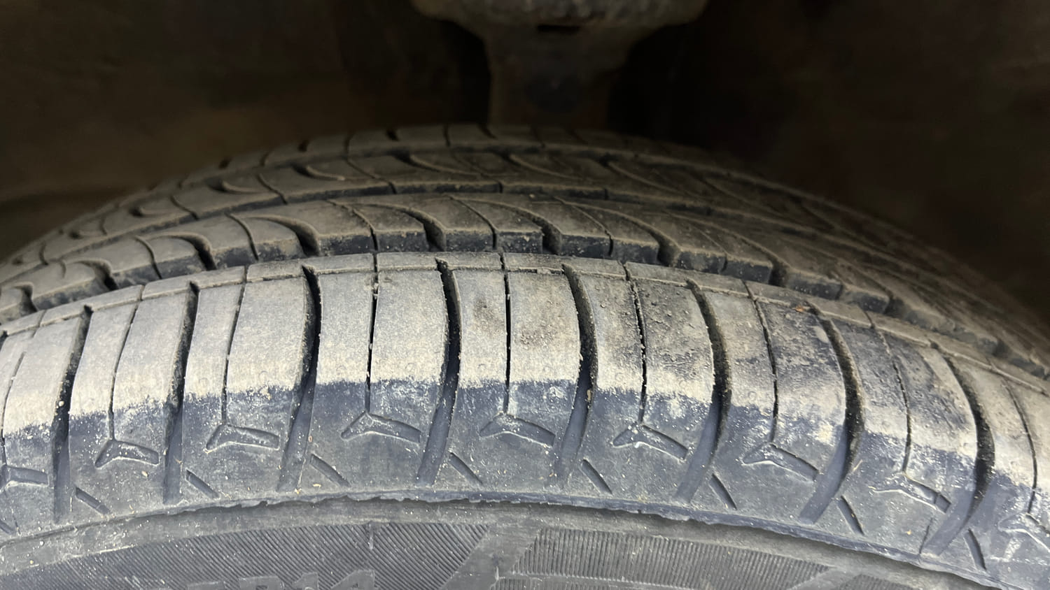 Used 2017 Maruti Suzuki Wagon R VXI+ Petrol Manual tyres LEFT FRONT TYRE TREAD VIEW