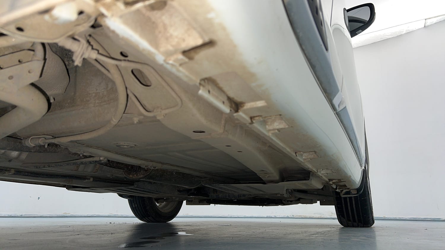 Used 2023 Maruti Suzuki Baleno Zeta MT Petrol Manual extra REAR RIGHT UNDERBODY VIEW