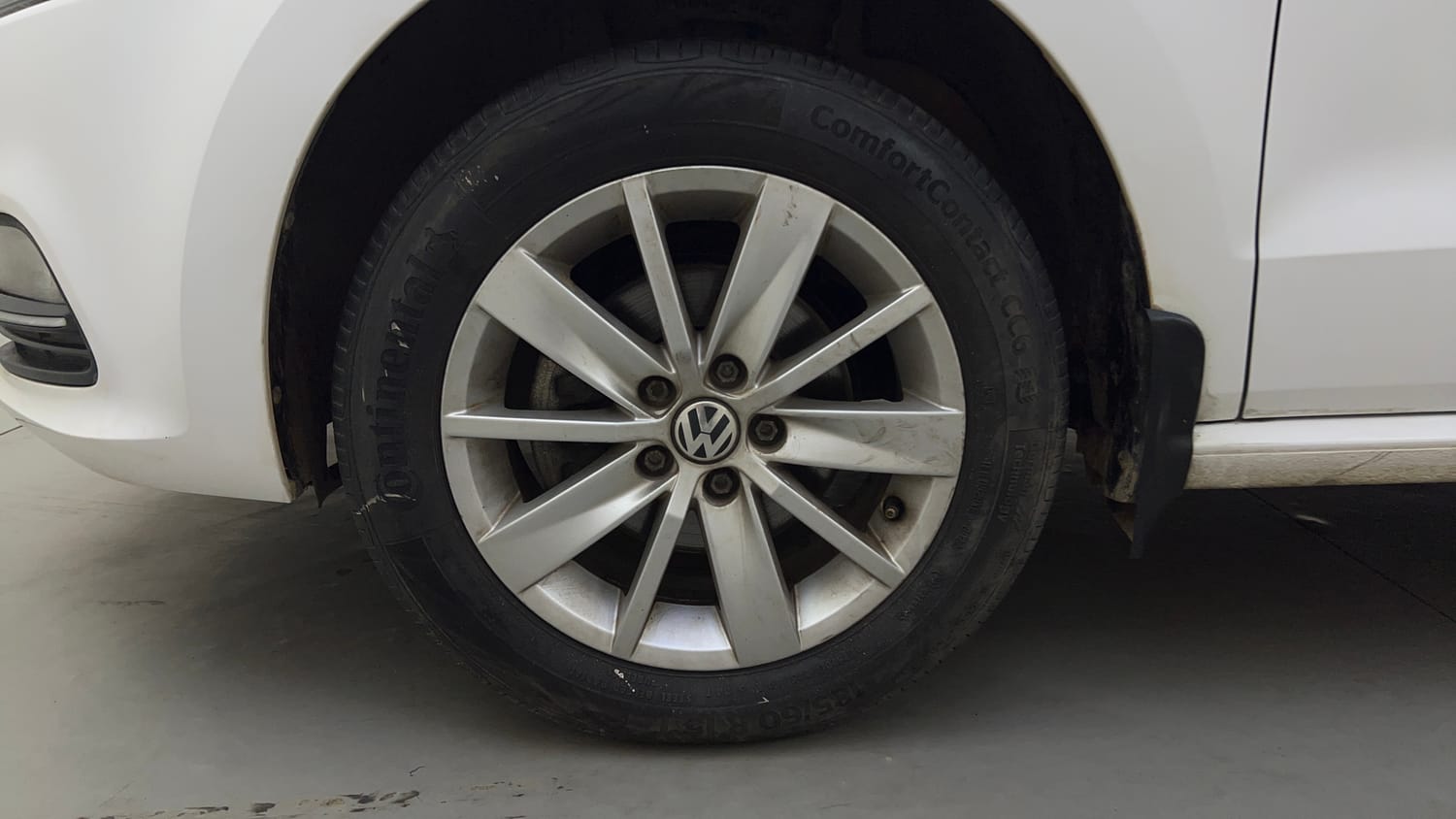 Used 2017 Volkswagen Polo Highline1.2L (P) Petrol Manual tyres LEFT FRONT TYRE RIM VIEW