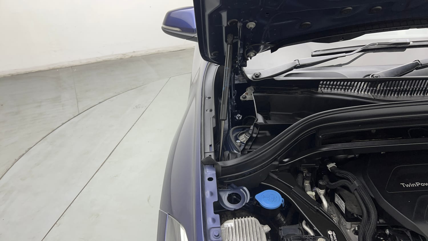 Used 2019 BMW X1 sDrive20d xLine Diesel Automatic engine ENGINE RIGHT SIDE HINGE & APRON VIEW
