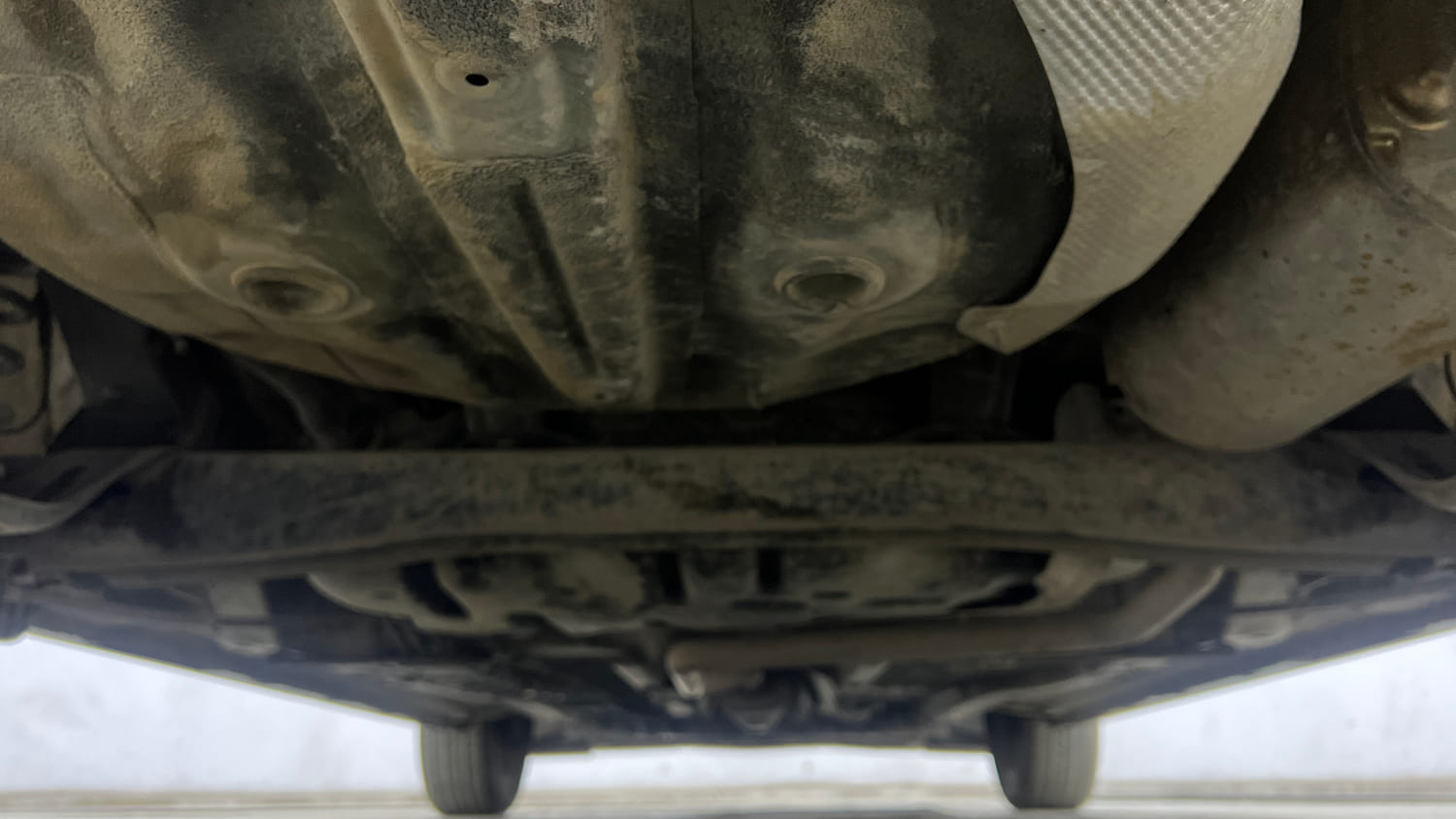 Used 2023 Hyundai i20 Asta (O) 1.2 MT Petrol Manual extra REAR UNDERBODY VIEW (TAKEN FROM REAR)