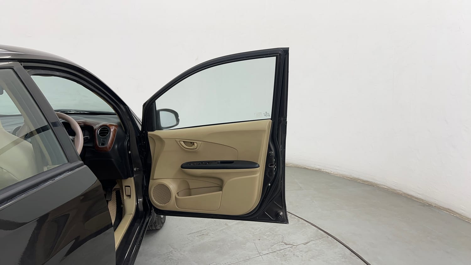 Used 2015 Honda Amaze 1.2 S i-VTEC Petrol Manual interior RIGHT FRONT DOOR OPEN VIEW