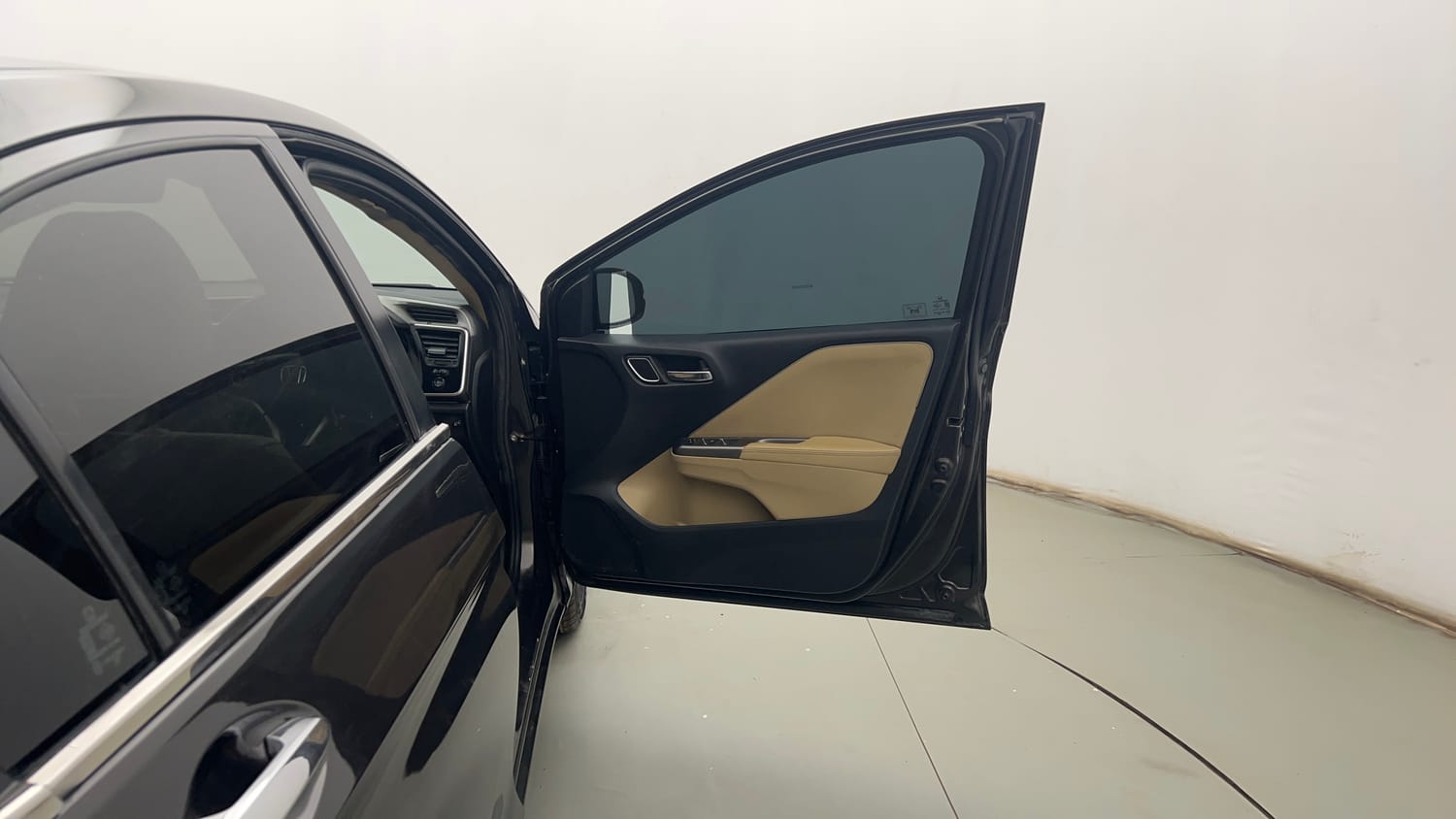 Used 2018 Honda City VX Petrol Petrol Manual interior RIGHT FRONT DOOR OPEN VIEW