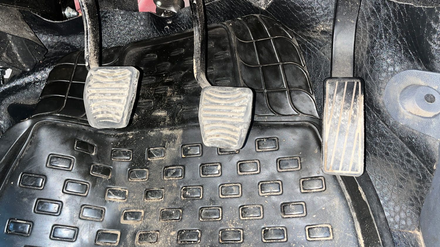 Used 2021 Mahindra KUV100 NXT K2 Plus 6 STR Petrol Manual interior PEDALS VIEW