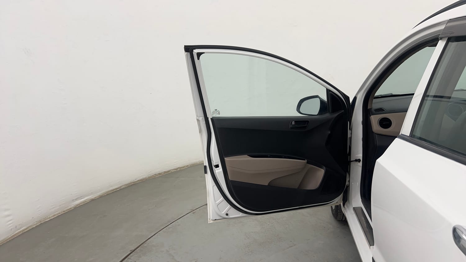 Used 2018 Hyundai Grand i10 Magna 1.2 Kappa VTVT Petrol Manual interior LEFT FRONT DOOR OPEN VIEW