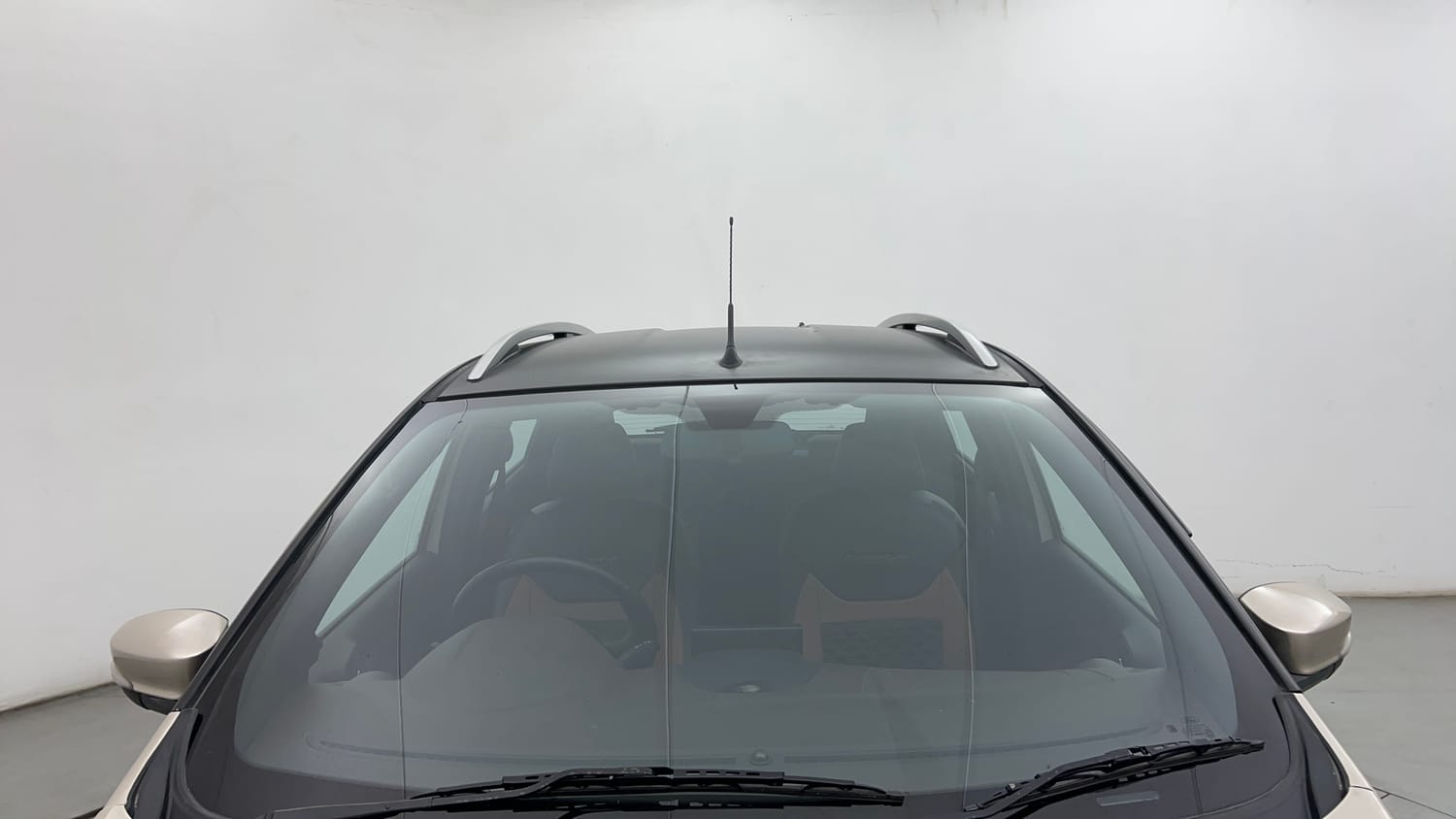 Used 2019 Ford Freestyle Titanium 1.5 TDCi Diesel Manual exterior FRONT WINDSHIELD VIEW