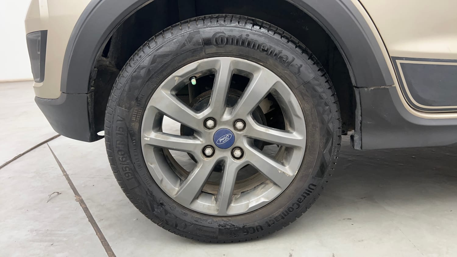 Used 2019 Ford Freestyle Titanium 1.5 TDCi Diesel Manual tyres RIGHT REAR TYRE RIM VIEW
