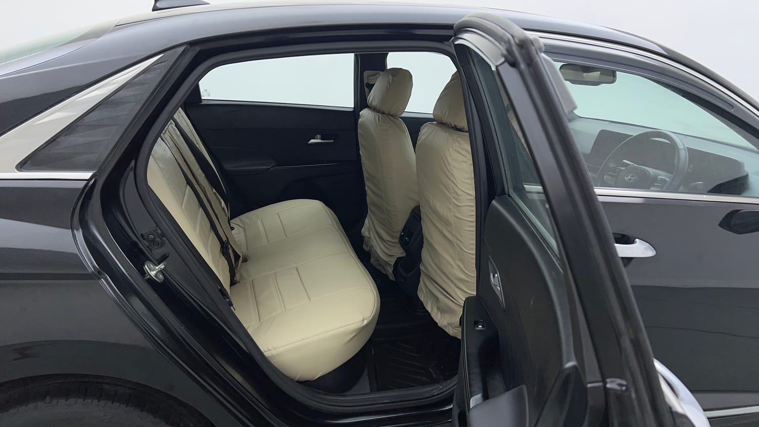 Used 2023 Hyundai Verna SX 1.5 Turbo Petrol MT Petrol Manual interior RIGHT SIDE REAR DOOR CABIN VIEW