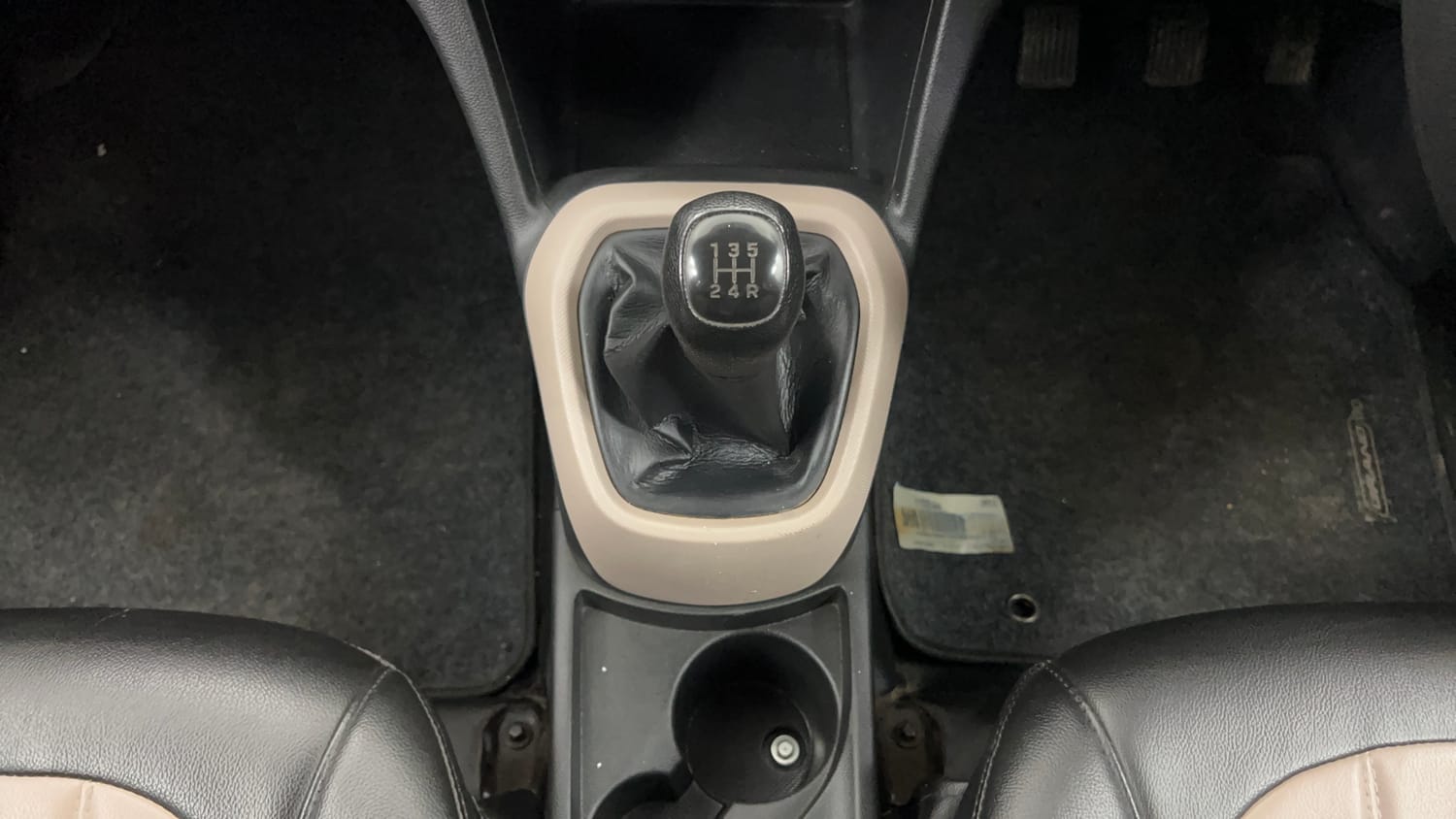 Used 2018 Hyundai Grand i10 Magna 1.2 Kappa VTVT Petrol Manual interior GEAR  KNOB VIEW