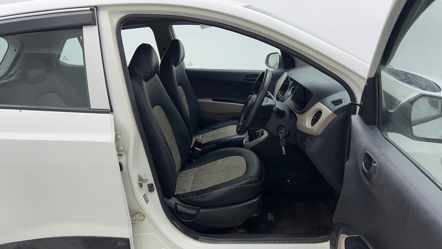 Used 2015 Hyundai Grand i10 Era 1.2 Kappa VTVT Petrol Manual interior RIGHT SIDE FRONT DOOR CABIN VIEW