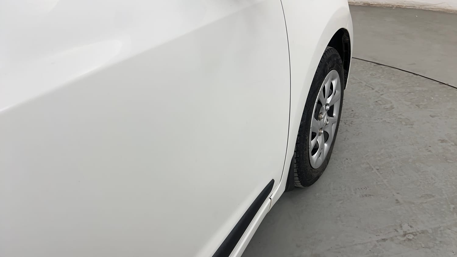 Used 2018 Hyundai Grand i10 Magna 1.2 Kappa VTVT Petrol Manual dents MINOR SCRATCH