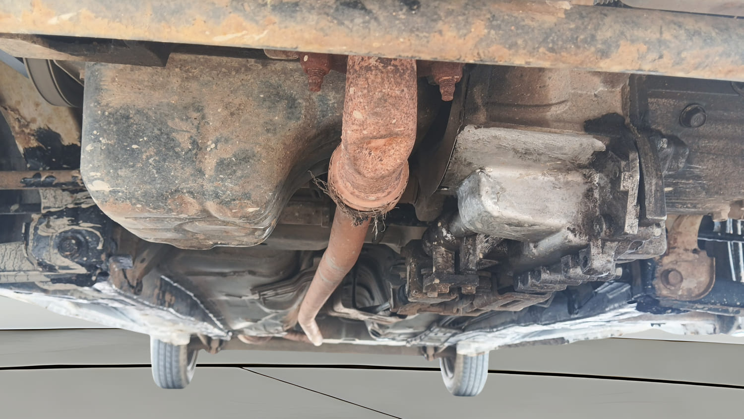 Used 2017 Hyundai Eon Sportz Petrol Manual extra FRONT LEFT UNDERBODY VIEW