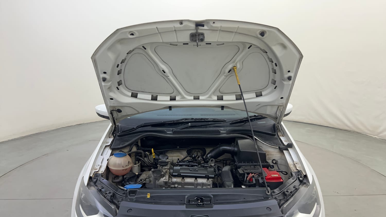 Used 2017 Volkswagen Polo Highline1.2L (P) Petrol Manual engine ENGINE & BONNET OPEN FRONT VIEW