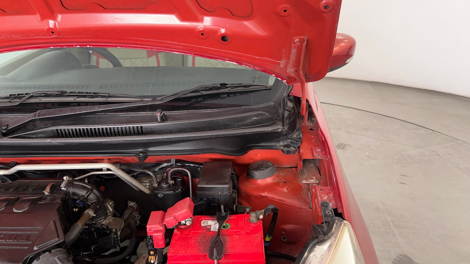 Used 2019 Maruti Suzuki Celerio ZXi (O) AMT Petrol Automatic engine ENGINE LEFT SIDE HINGE & APRON VIEW