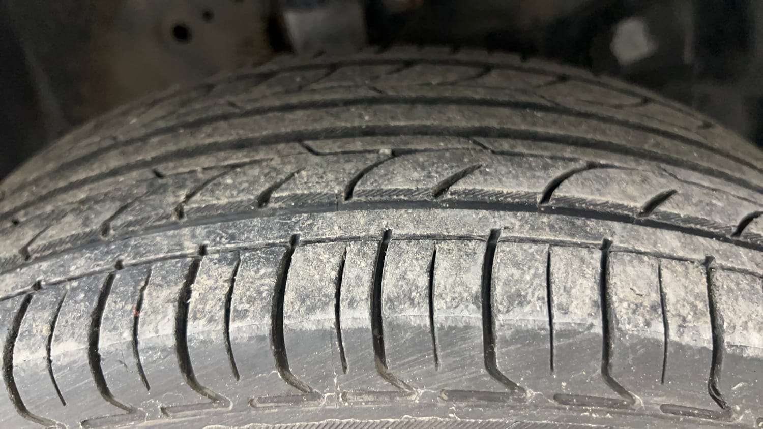 Used 2015 Honda Amaze 1.2 S i-VTEC Petrol Manual tyres RIGHT FRONT TYRE TREAD VIEW