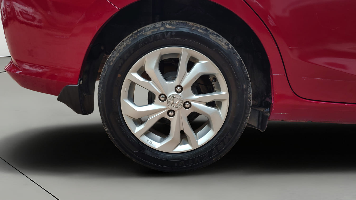 Used 2020 Honda Amaze 1.2 V MT Petrol Petrol Manual tyres RIGHT REAR TYRE RIM VIEW