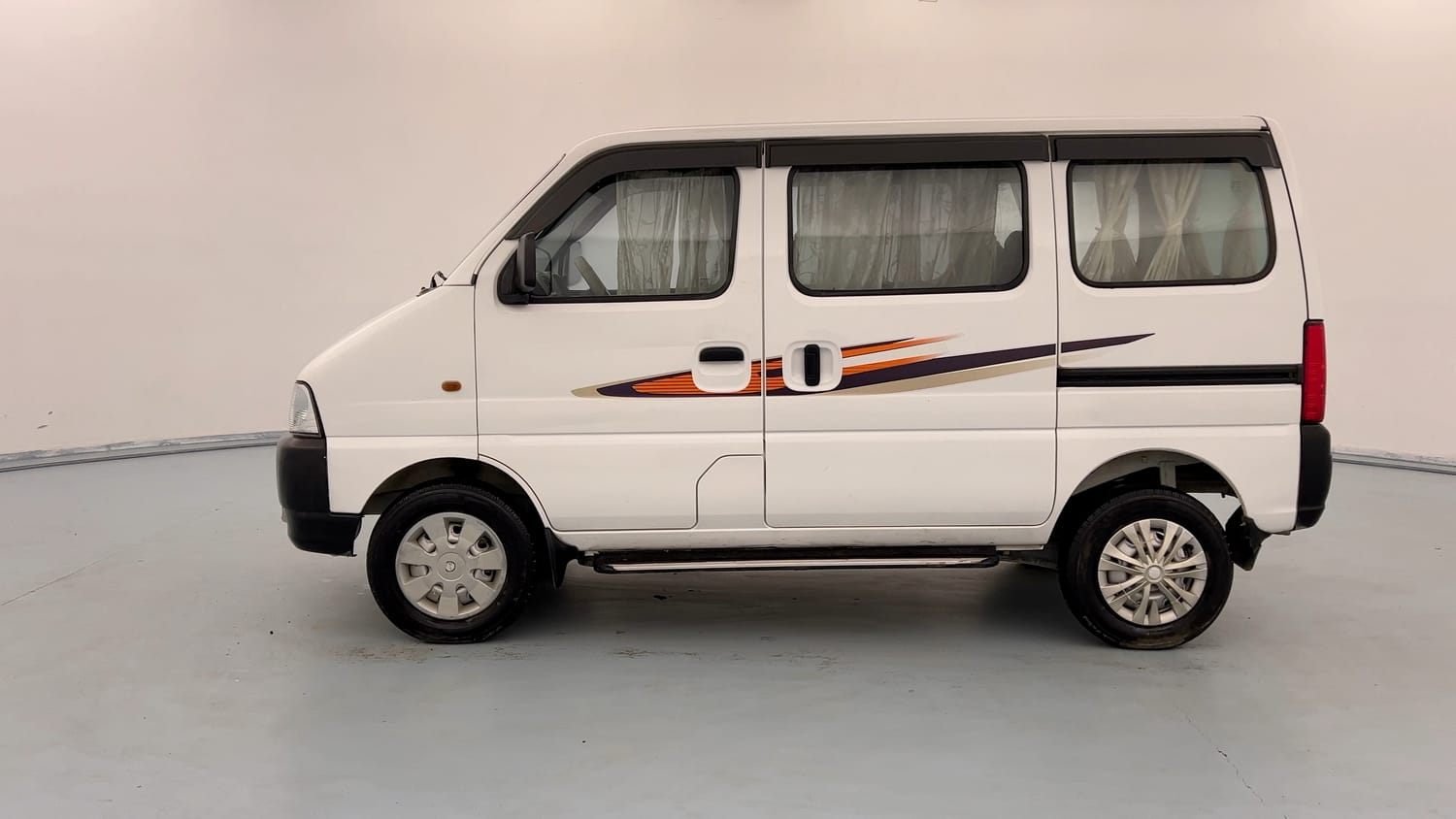 Used 2022 Maruti Suzuki Eeco 5 STR AC (O) Petrol Manual exterior LEFT SIDE VIEW
